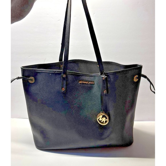 michael kors jet setter travel (black) 11x18 - Picture 1 of 11